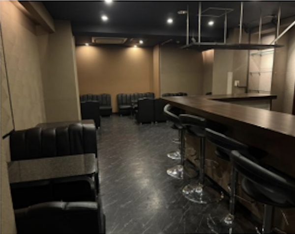 御堂筋線東三国駅から徒歩4分の駅近！ダーツも置けるスペースありのバー仕様居抜き物件